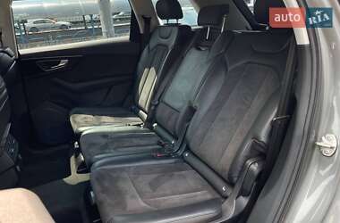 Позашляховик / Кросовер Audi Q7 2015 в 