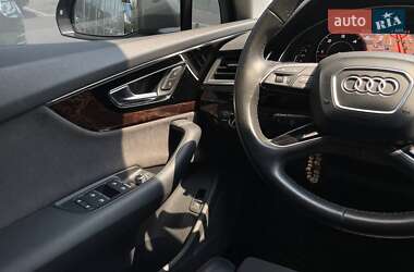 Позашляховик / Кросовер Audi Q7 2015 в 