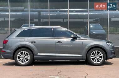 Позашляховик / Кросовер Audi Q7 2015 в 