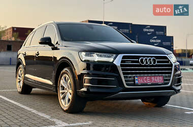 Внедорожник / Кроссовер Audi Q7 2017 в 