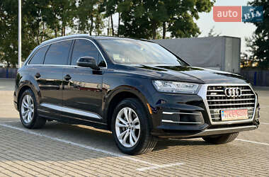 Внедорожник / Кроссовер Audi Q7 2017 в 