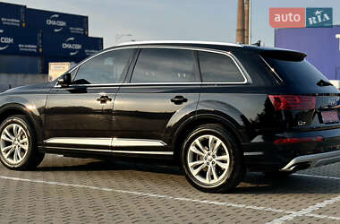 Внедорожник / Кроссовер Audi Q7 2017 в 