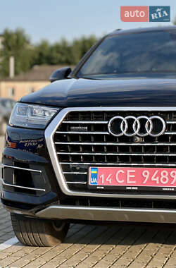Внедорожник / Кроссовер Audi Q7 2017 в 