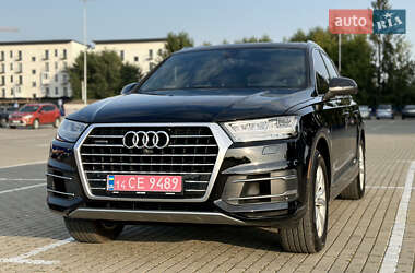 Внедорожник / Кроссовер Audi Q7 2017 в 