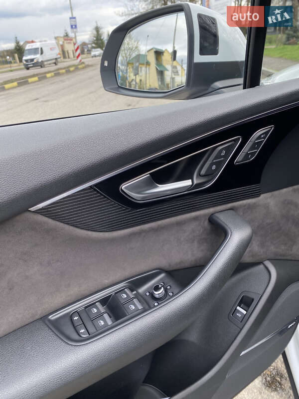 Внедорожник / Кроссовер Audi Q7 2017 в Тячеве фото 36 Внедорожник / Кроссовер Audi Q7 2017 в Тячеве