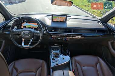 Позашляховик / Кросовер Audi Q7 2017 в 
