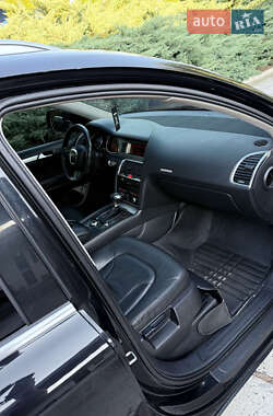 Внедорожник / Кроссовер Audi Q7 2006 в 