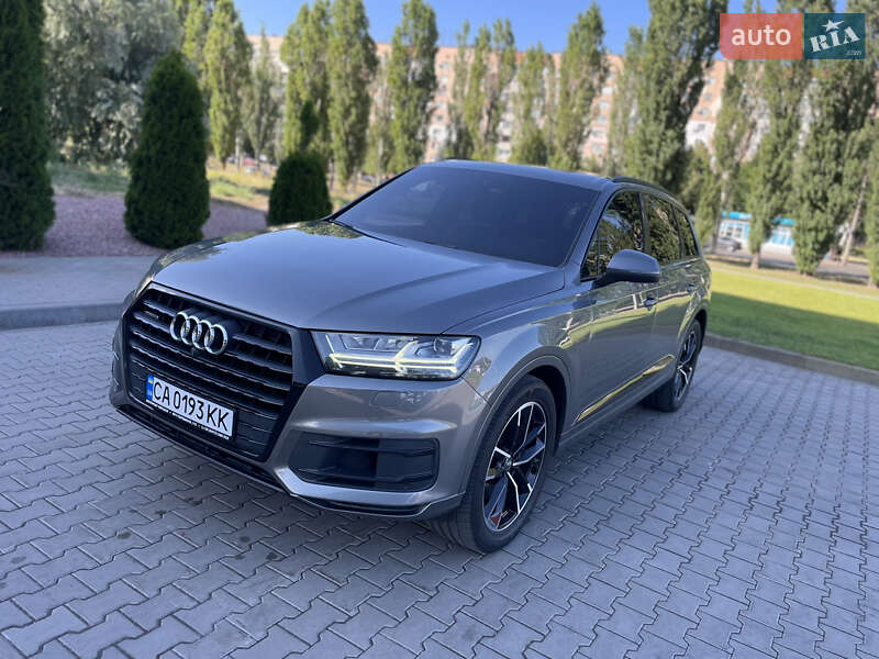 Внедорожник / Кроссовер Audi Q7 2016 в Черкассах
