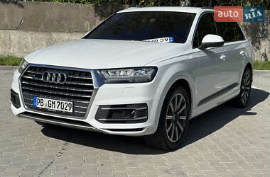 Внедорожник / Кроссовер Audi Q7 2016 в 