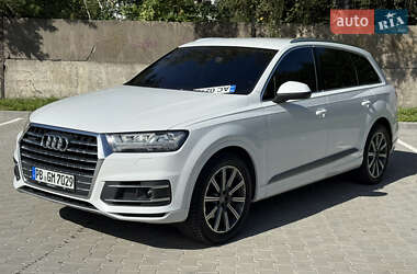 Внедорожник / Кроссовер Audi Q7 2016 в 