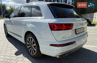 Внедорожник / Кроссовер Audi Q7 2016 в 