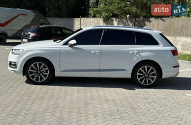 Внедорожник / Кроссовер Audi Q7 2016 в 