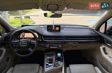 Внедорожник / Кроссовер Audi Q7 2016 в 