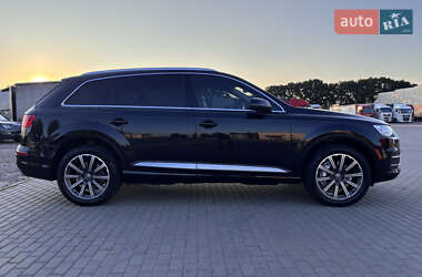 Внедорожник / Кроссовер Audi Q7 2017 в 