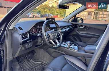 Внедорожник / Кроссовер Audi Q7 2017 в 
