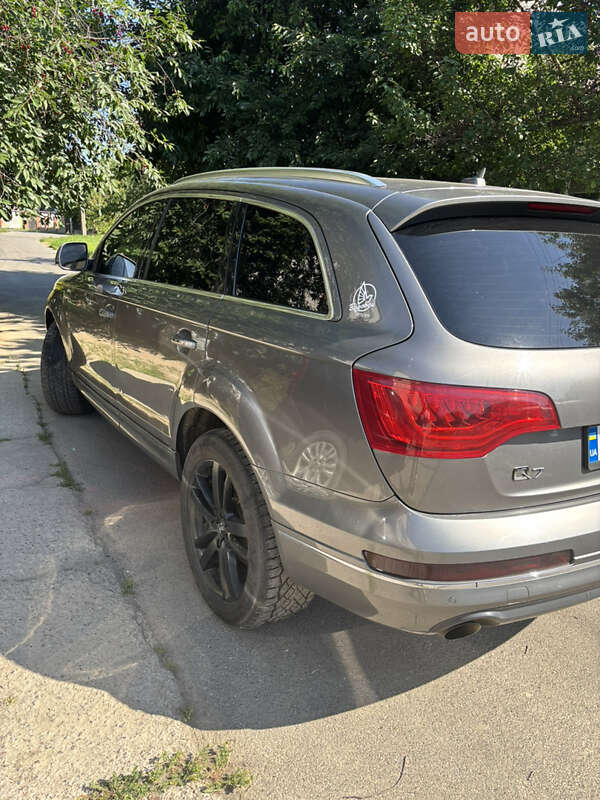 Позашляховик / Кросовер Audi Q7 2012 в Броварах