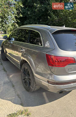 Внедорожник / Кроссовер Audi Q7 2012 в 