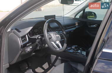 Внедорожник / Кроссовер Audi Q7 2015 в 