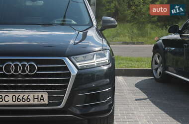Внедорожник / Кроссовер Audi Q7 2015 в 