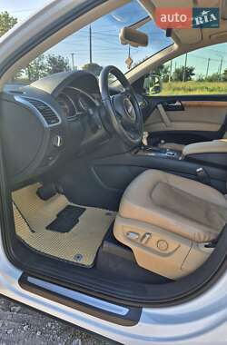 Внедорожник / Кроссовер Audi Q7 2012 в 