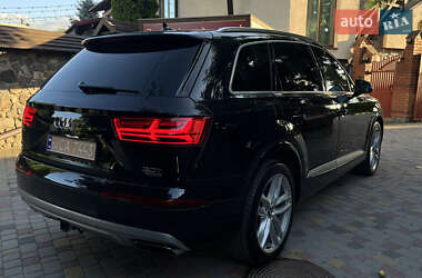 Внедорожник / Кроссовер Audi Q7 2018 в 