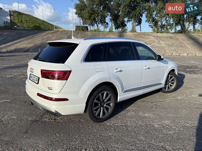 Внедорожник / Кроссовер Audi Q7 2016 в Киеве