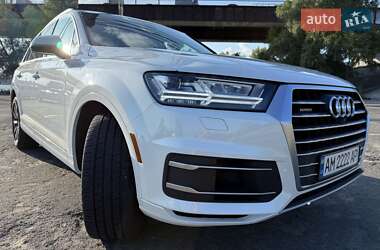 Внедорожник / Кроссовер Audi Q7 2016 в 