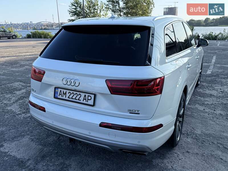 Внедорожник / Кроссовер Audi Q7 2016 в Киеве