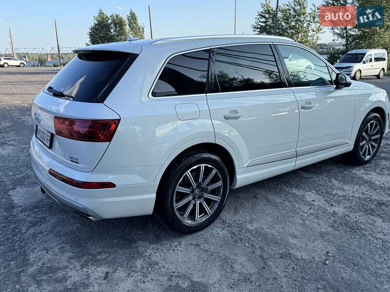Внедорожник / Кроссовер Audi Q7 2016 в Киеве