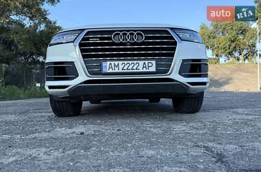 Внедорожник / Кроссовер Audi Q7 2016 в 