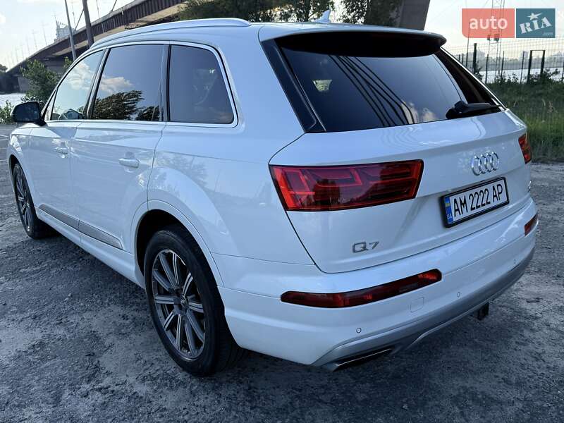 Внедорожник / Кроссовер Audi Q7 2016 в Киеве