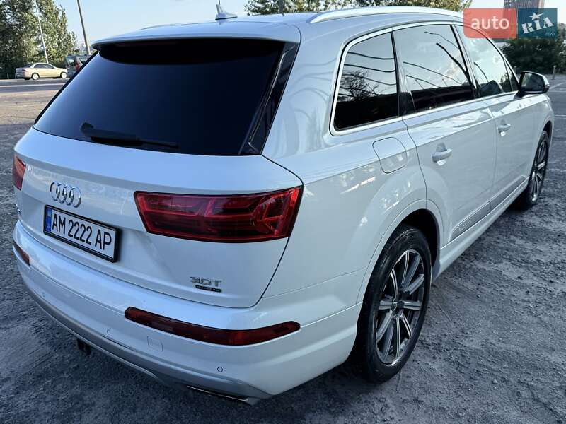 Внедорожник / Кроссовер Audi Q7 2016 в Киеве