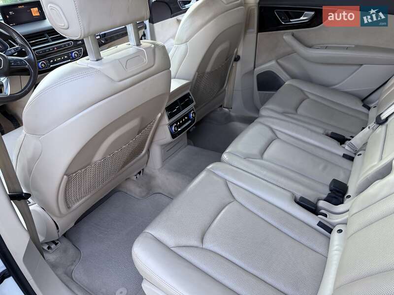 Внедорожник / Кроссовер Audi Q7 2016 в Киеве
