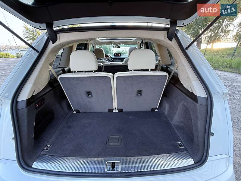 Внедорожник / Кроссовер Audi Q7 2016 в Киеве