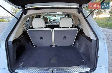 Внедорожник / Кроссовер Audi Q7 2016 в 