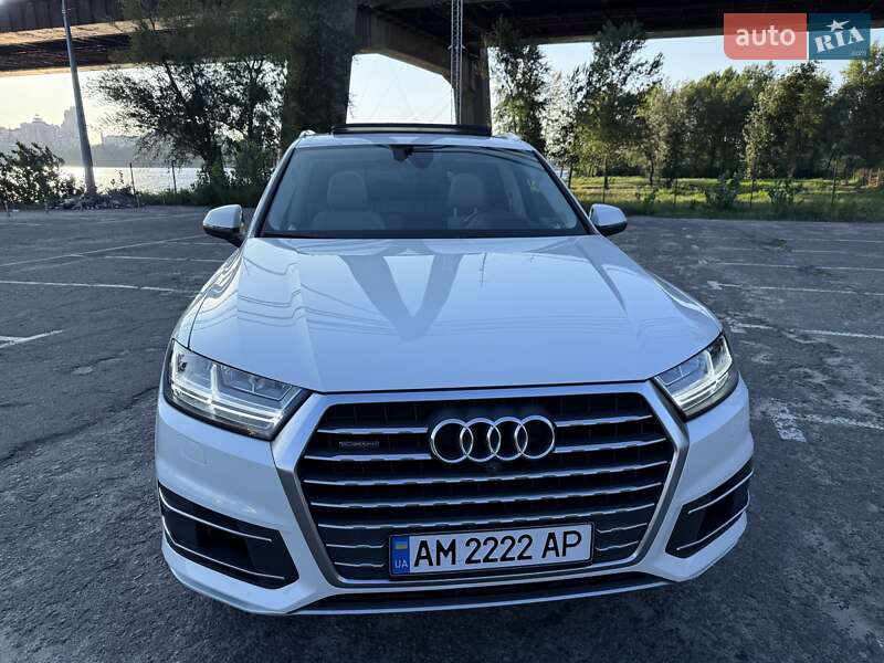 Внедорожник / Кроссовер Audi Q7 2016 в Киеве