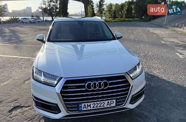 Внедорожник / Кроссовер Audi Q7 2016 в 