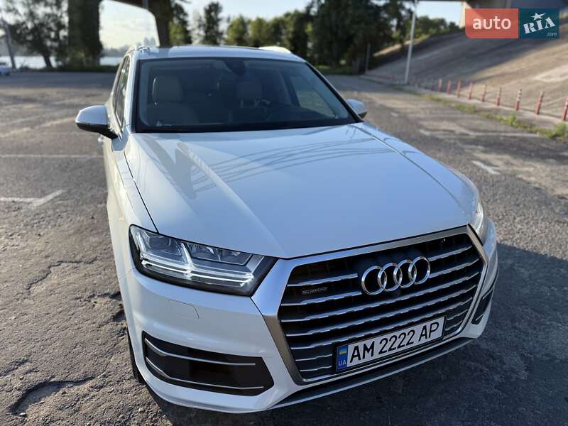 Внедорожник / Кроссовер Audi Q7 2016 в Киеве