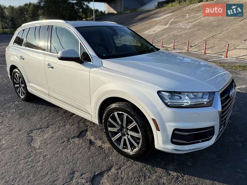 Внедорожник / Кроссовер Audi Q7 2016 в Киеве