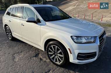 Внедорожник / Кроссовер Audi Q7 2016 в 