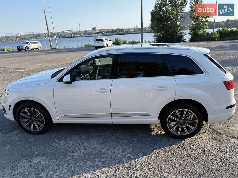 Внедорожник / Кроссовер Audi Q7 2016 в Киеве