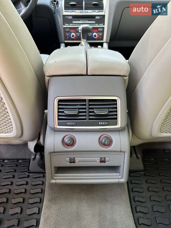 Внедорожник / Кроссовер Audi Q7 2013 в Белогородке