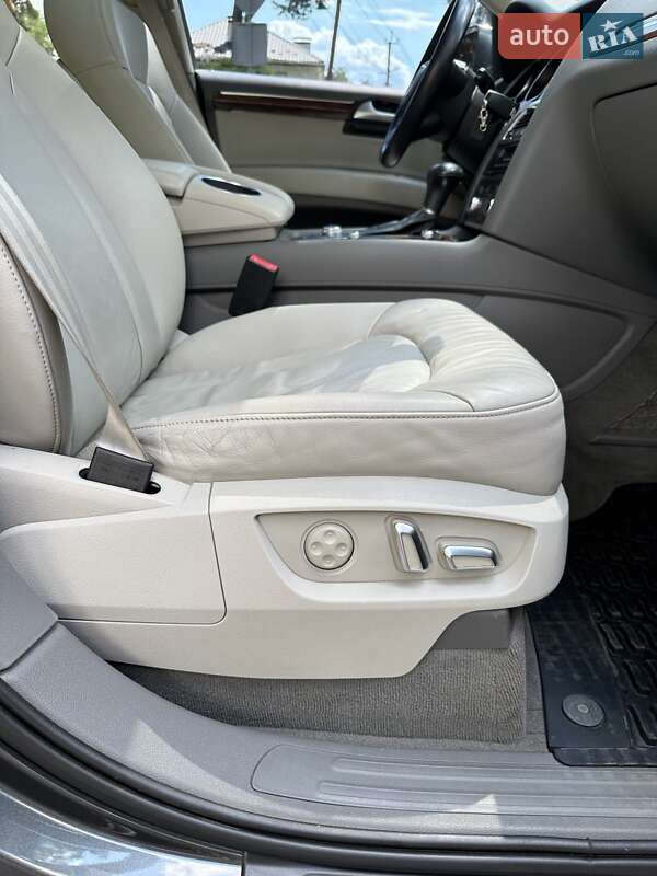 Внедорожник / Кроссовер Audi Q7 2013 в Белогородке