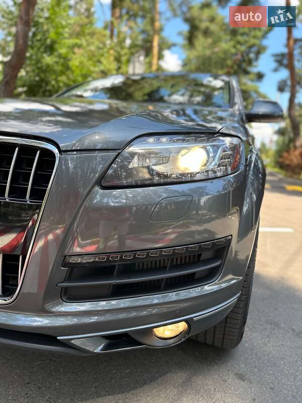 Внедорожник / Кроссовер Audi Q7 2013 в Белогородке