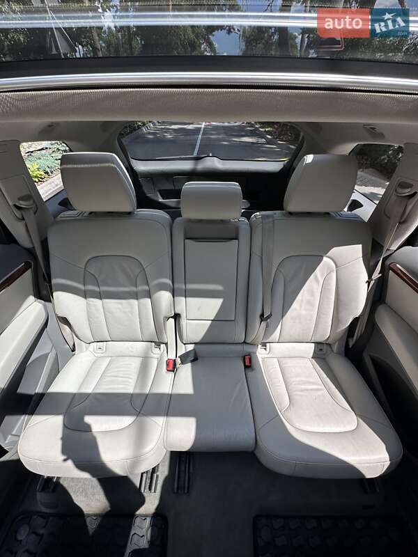 Внедорожник / Кроссовер Audi Q7 2013 в Белогородке