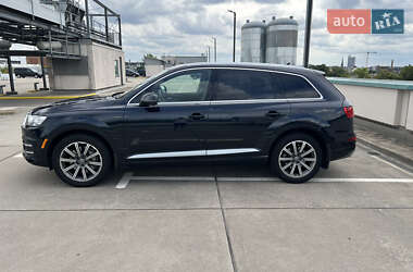 Внедорожник / Кроссовер Audi Q7 2017 в 