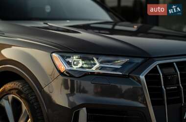 Внедорожник / Кроссовер Audi Q7 2021 в 