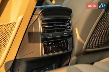 Внедорожник / Кроссовер Audi Q7 2021 в 