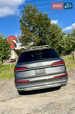 Внедорожник / Кроссовер Audi Q7 2020 в 