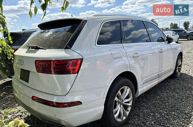 Внедорожник / Кроссовер Audi Q7 2017 в 